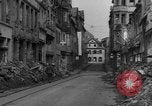 Image des combats de rue Koblenz Allemagne, 1945, de la seconde 14 séquences d'archives historiques vidéo 65675056147