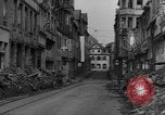 Image des combats de rue Koblenz Allemagne, 1945, de la seconde 17 séquences d'archives historiques vidéo 65675056147