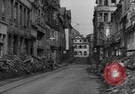 Image des combats de rue Koblenz Allemagne, 1945, de la seconde 18 séquences d'archives historiques vidéo 65675056147