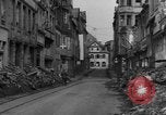 Image des combats de rue Koblenz Allemagne, 1945, de la seconde 19 séquences d'archives historiques vidéo 65675056147