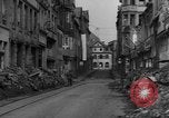Image des combats de rue Koblenz Allemagne, 1945, de la seconde 20 séquences d'archives historiques vidéo 65675056147