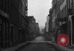 Image des combats de rue Koblenz Allemagne, 1945, de la seconde 37 séquences d'archives historiques vidéo 65675056147