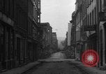 Image des combats de rue Koblenz Allemagne, 1945, de la seconde 38 séquences d'archives historiques vidéo 65675056147
