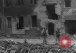 Image des combats de rue Koblenz Allemagne, 1945, de la seconde 41 séquences d'archives historiques vidéo 65675056147