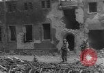 Image des combats de rue Koblenz Allemagne, 1945, de la seconde 43 séquences d'archives historiques vidéo 65675056147