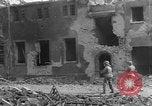 Image des combats de rue Koblenz Allemagne, 1945, de la seconde 48 séquences d'archives historiques vidéo 65675056147