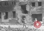 Image des combats de rue Koblenz Allemagne, 1945, de la seconde 52 séquences d'archives historiques vidéo 65675056147