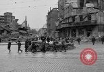 Immagine di Barricata Stuttgart Germania, 1945, secondo 16 filmato di repertorio 65675056150