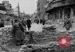 Immagine di Barricata Stuttgart Germania, 1945, secondo 22 filmato di repertorio 65675056150