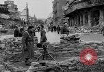 Immagine di Barricata Stuttgart Germania, 1945, secondo 26 filmato di repertorio 65675056150