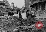 Immagine di Barricata Stuttgart Germania, 1945, secondo 30 filmato di repertorio 65675056150