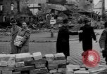 Immagine di Barricata Stuttgart Germania, 1945, secondo 57 filmato di repertorio 65675056150