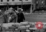 Immagine di Barricata Stuttgart Germania, 1945, secondo 60 filmato di repertorio 65675056150