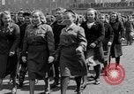 Immagine di Giorno di maggio celebrazione Con sede in Hemer Germania, 1945, secondo 16 filmato di repertorio 65675056153