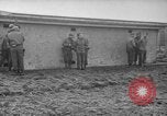 Immagine di Spie tedesche fermati in noi le uniformi sono eseguiti dal plotone di esecuzione Bruchsal Germania, 1945, secondo 8 filmato di repertorio 65675056155