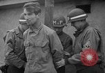 Immagine di Spie tedesche fermati in noi le uniformi sono eseguiti dal plotone di esecuzione Bruchsal Germania, 1945, secondo 16 filmato di repertorio 65675056155