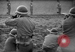 Immagine di Spie tedesche fermati in noi le uniformi sono eseguiti dal plotone di esecuzione Bruchsal Germania, 1945, secondo 26 filmato di repertorio 65675056155
