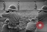 Immagine di Spie tedesche fermati in noi le uniformi sono eseguiti dal plotone di esecuzione Bruchsal Germania, 1945, secondo 28 filmato di repertorio 65675056155