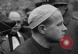 Immagine di Spie tedesche fermati in noi le uniformi sono eseguiti dal plotone di esecuzione Bruchsal Germania, 1945, secondo 50 filmato di repertorio 65675056155
