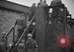 Immagine di Spie tedesche fermati in noi le uniformi sono eseguiti dal plotone di esecuzione Bruchsal Germania, 1945, secondo 61 filmato di repertorio 65675056155