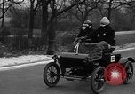 Standbild Anfang des 20 Jahrhunderts Autos auf Parade Chicago Illinois USA, 1945, aus Sekunde 22 historischem Filmmaterial Videoclip 65675056157