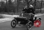 Standbild Anfang des 20 Jahrhunderts Autos auf Parade Chicago Illinois USA, 1945, aus Sekunde 24 historischem Filmmaterial Videoclip 65675056157