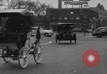 Standbild Anfang des 20 Jahrhunderts Autos auf Parade Chicago Illinois USA, 1945, aus Sekunde 27 historischem Filmmaterial Videoclip 65675056157
