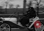 Standbild Anfang des 20 Jahrhunderts Autos auf Parade Chicago Illinois USA, 1945, aus Sekunde 52 historischem Filmmaterial Videoclip 65675056157