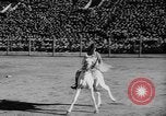 Standbild Rodeo anzeigen Tokio Japan, 1945, aus Sekunde 21 historischem Filmmaterial Videoclip 65675056158