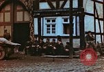 Standbild befreiten französische Gefangene Deutschland, 1945, aus Sekunde 5 historischem Filmmaterial Videoclip 65675056159