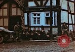 Standbild befreiten französische Gefangene Deutschland, 1945, aus Sekunde 7 historischem Filmmaterial Videoclip 65675056159