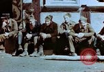 Standbild befreiten französische Gefangene Deutschland, 1945, aus Sekunde 14 historischem Filmmaterial Videoclip 65675056159