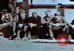 Standbild befreiten französische Gefangene Deutschland, 1945, aus Sekunde 20 historischem Filmmaterial Videoclip 65675056159