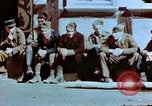 Standbild befreiten französische Gefangene Deutschland, 1945, aus Sekunde 25 historischem Filmmaterial Videoclip 65675056159