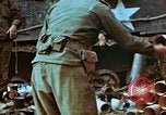Standbild befreiten französische Gefangene Deutschland, 1945, aus Sekunde 47 historischem Filmmaterial Videoclip 65675056159