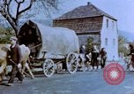 Immagine di Civili tedesco Treviri in Germania, 1945, secondo 10 filmato di repertorio 65675056161