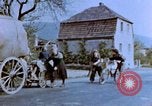 Immagine di Civili tedesco Treviri in Germania, 1945, secondo 14 filmato di repertorio 65675056161