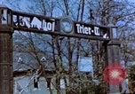 Immagine di Civili tedesco Treviri in Germania, 1945, secondo 26 filmato di repertorio 65675056161