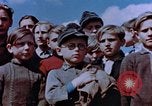 Standbild deutsche Kinder Deutschland, 1945, aus Sekunde 11 historischem Filmmaterial Videoclip 65675056172