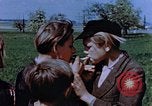 Standbild deutsche Kinder Deutschland, 1945, aus Sekunde 25 historischem Filmmaterial Videoclip 65675056172