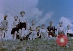Standbild deutsche Kinder Deutschland, 1945, aus Sekunde 29 historischem Filmmaterial Videoclip 65675056172