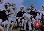 Standbild deutsche Kinder Deutschland, 1945, aus Sekunde 32 historischem Filmmaterial Videoclip 65675056172
