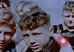 Standbild deutsche Kinder Deutschland, 1945, aus Sekunde 53 historischem Filmmaterial Videoclip 65675056172