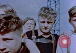 Standbild deutsche Kinder Deutschland, 1945, aus Sekunde 54 historischem Filmmaterial Videoclip 65675056172