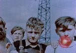 Standbild deutsche Kinder Deutschland, 1945, aus Sekunde 58 historischem Filmmaterial Videoclip 65675056172