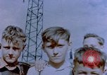 Standbild deutsche Kinder Deutschland, 1945, aus Sekunde 60 historischem Filmmaterial Videoclip 65675056172