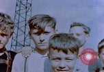 Standbild deutsche Kinder Deutschland, 1945, aus Sekunde 62 historischem Filmmaterial Videoclip 65675056172