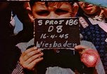 Standbild deutsche Kinder Deutschland, 1945, aus Sekunde 1 historischem Filmmaterial Videoclip 65675056176