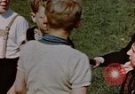 Standbild deutsche Kinder Deutschland, 1945, aus Sekunde 8 historischem Filmmaterial Videoclip 65675056176
