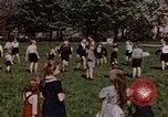 Standbild deutsche Kinder Deutschland, 1945, aus Sekunde 18 historischem Filmmaterial Videoclip 65675056176